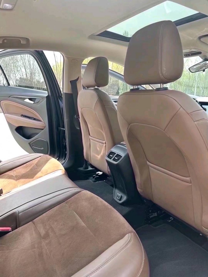 枣庄19年别克君威5