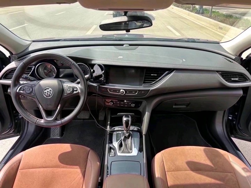 枣庄19年别克君威6