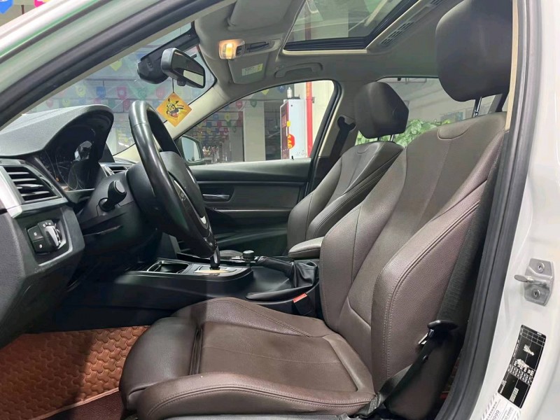 成都18年宝马3系4