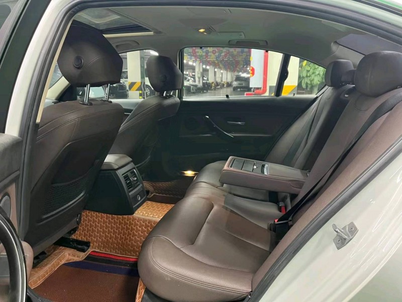 成都18年宝马3系6