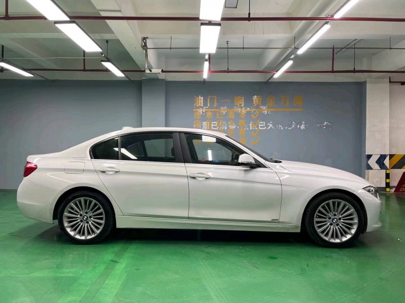 成都18年宝马3系8