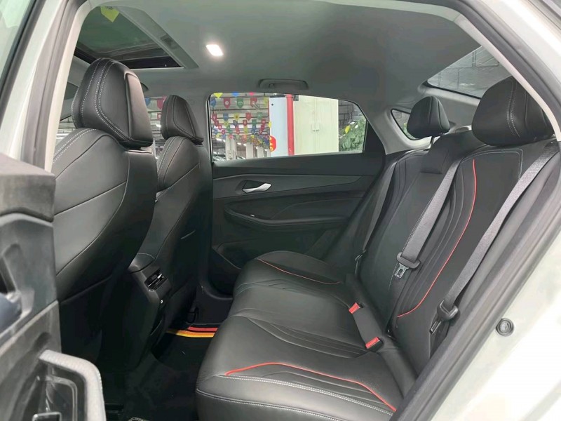 成都23年吉利缤瑞6