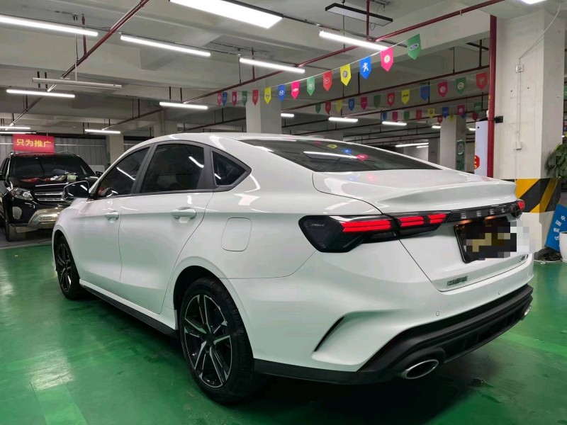 成都23年吉利缤瑞9