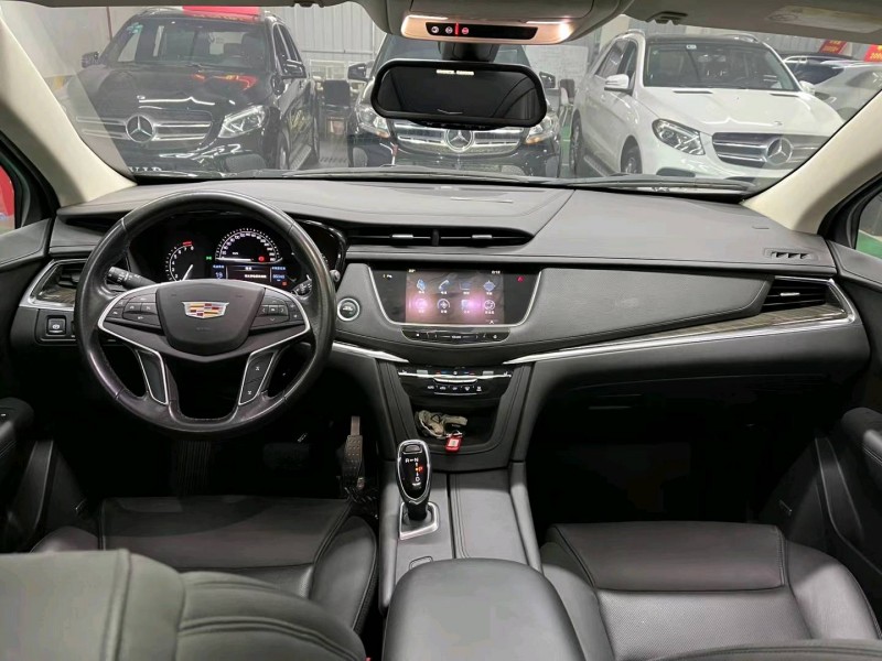 成都17年凯迪拉克XT55