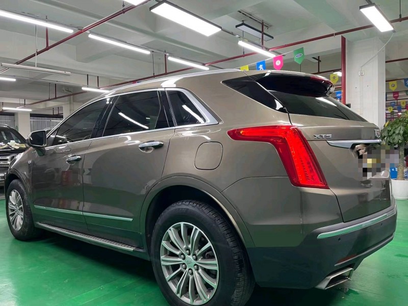 成都17年凯迪拉克XT59