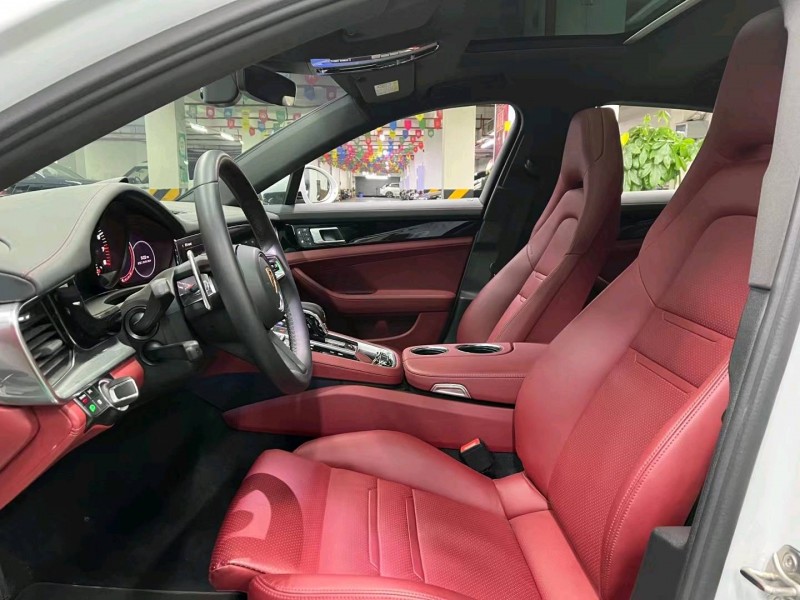 成都22年保时捷帕拉梅拉4