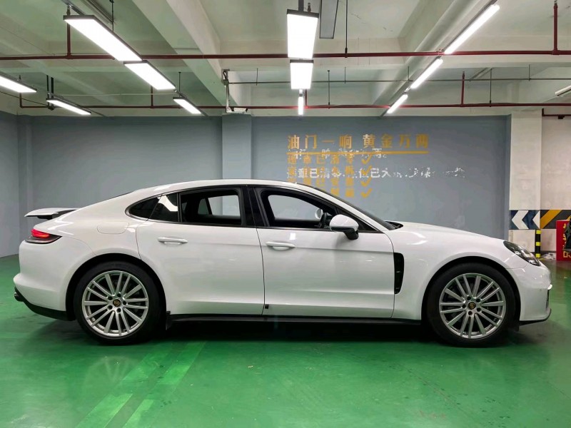 成都22年保时捷帕拉梅拉8