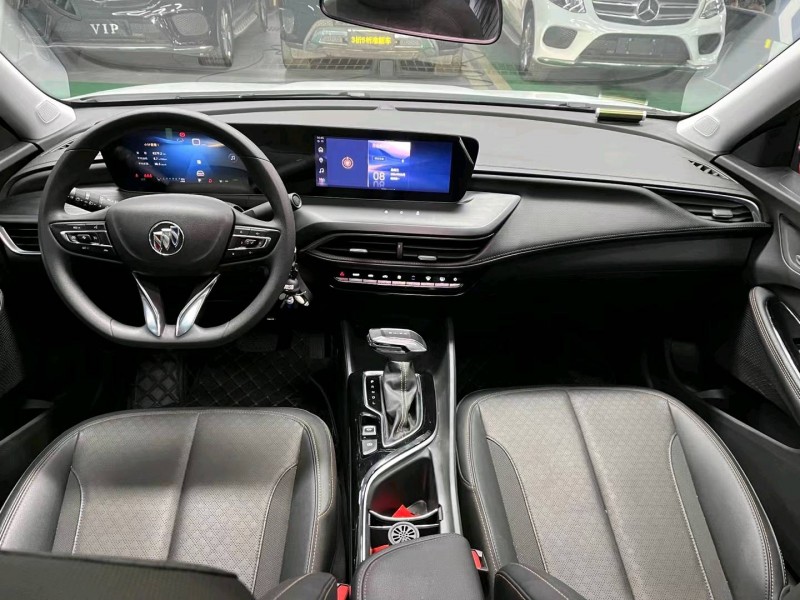 成都23年别克威朗5