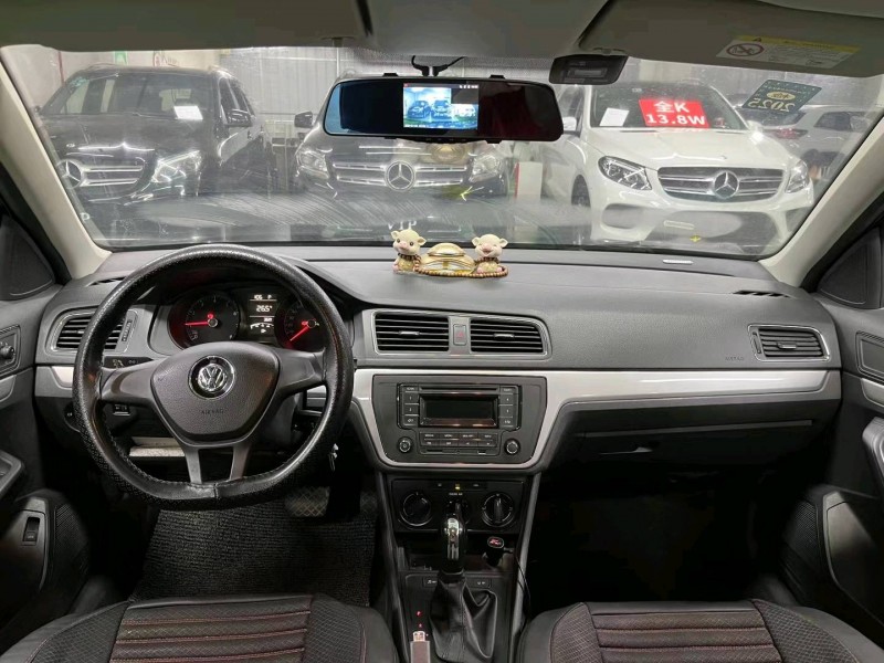 成都17年大众朗逸4