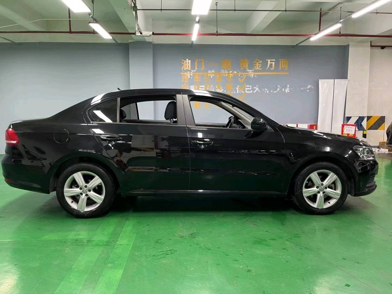 成都17年大众朗逸9