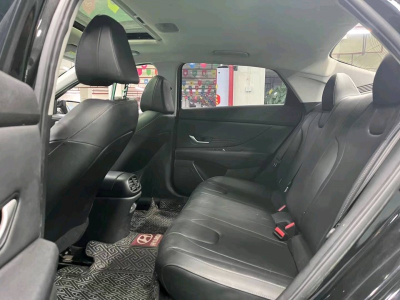 成都22年现代伊兰特5