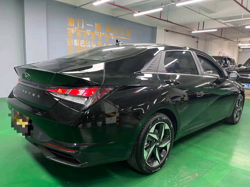 成都22年现代伊兰特7