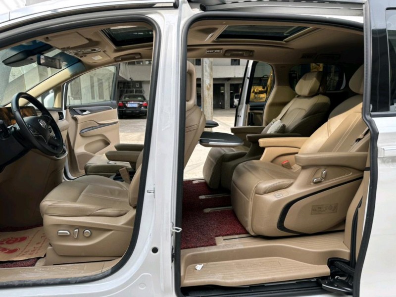 徐州21年别克GL85