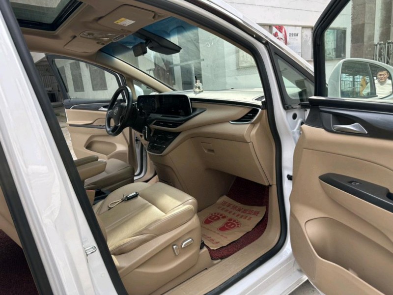 徐州21年别克GL86