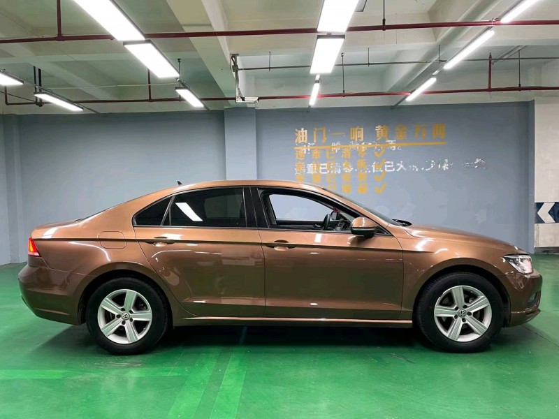 成都16年大众凌渡9