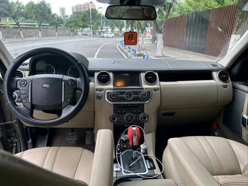 重庆10年路虎发现5