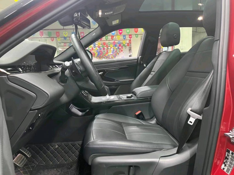 成都20年路虎极光4