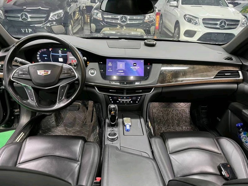 成都20年凯迪拉克CT66