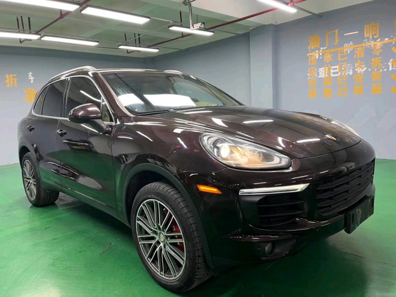 成都17年保时捷卡宴3