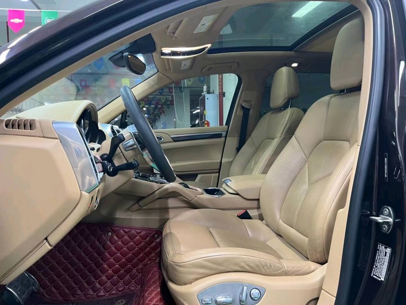 成都17年保时捷卡宴5