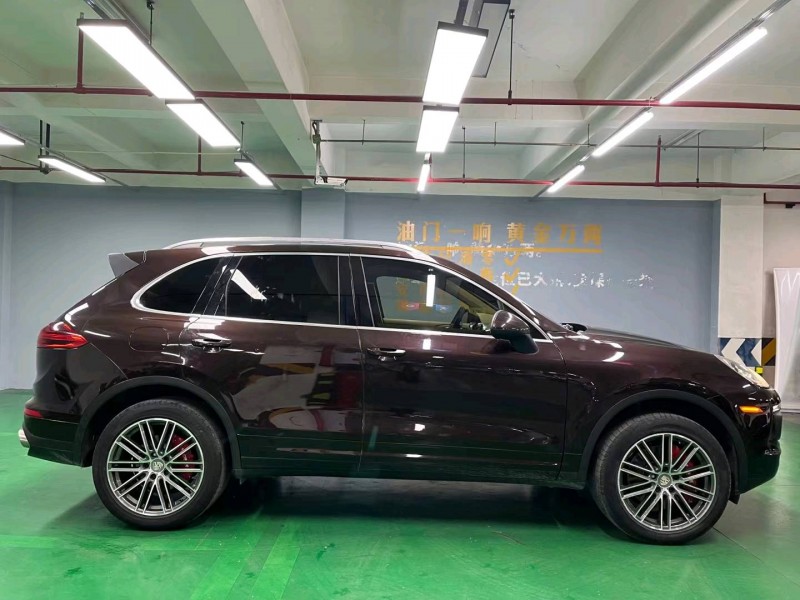 成都17年保时捷卡宴9