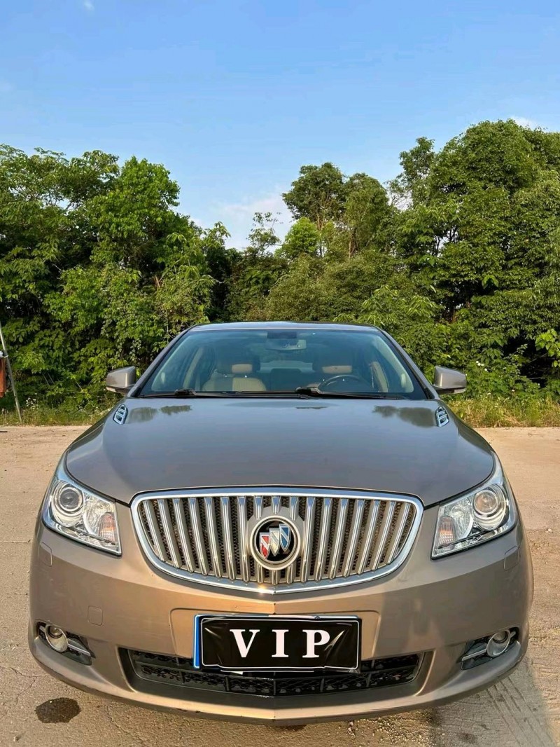 武汉11年别克君越1