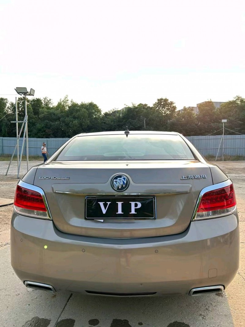 武汉11年别克君越2