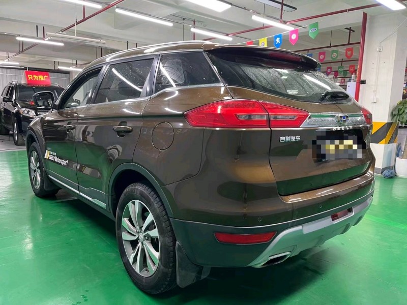 成都17年吉利博越9