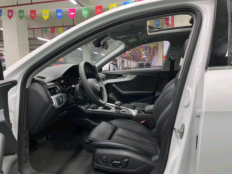 成都23年奥迪A4L6