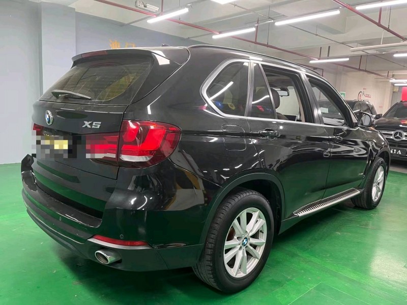 成都16年宝马X57