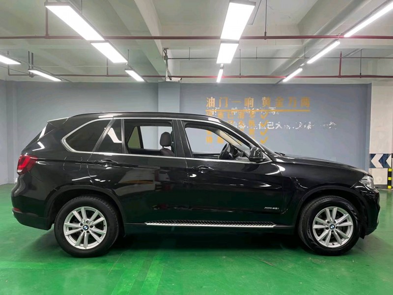 成都16年宝马X58