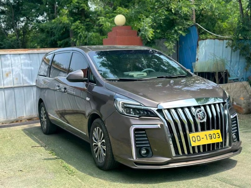 青岛21年别克GL82