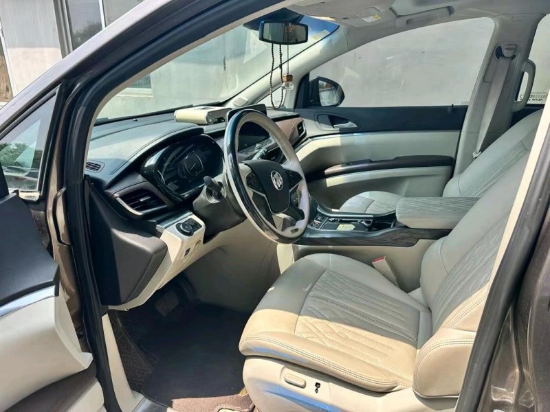 青岛21年别克GL84