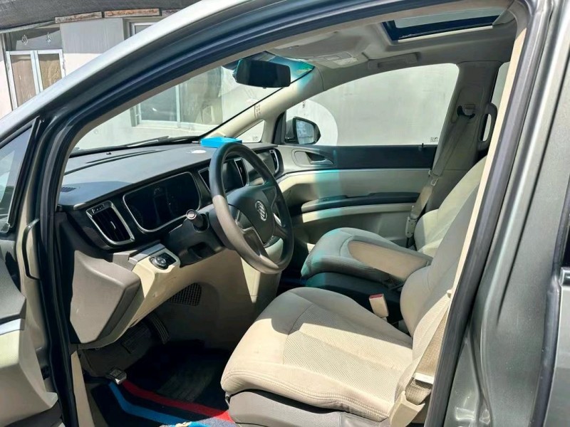 青岛13年别克GL83