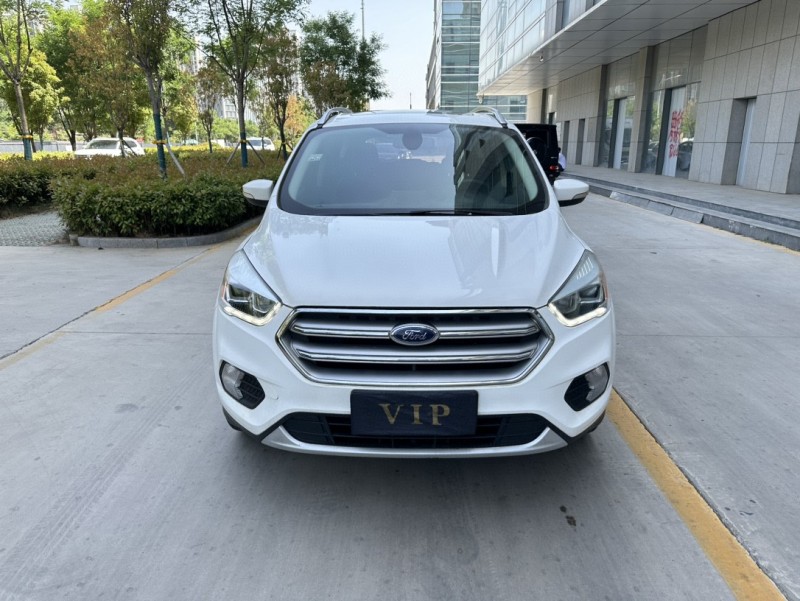 济宁17年福特翼虎1