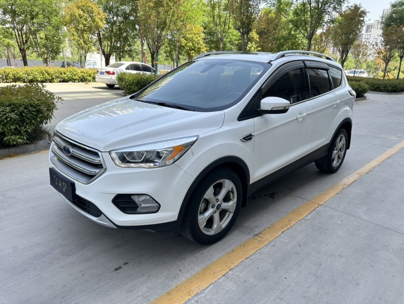 济宁17年福特翼虎3