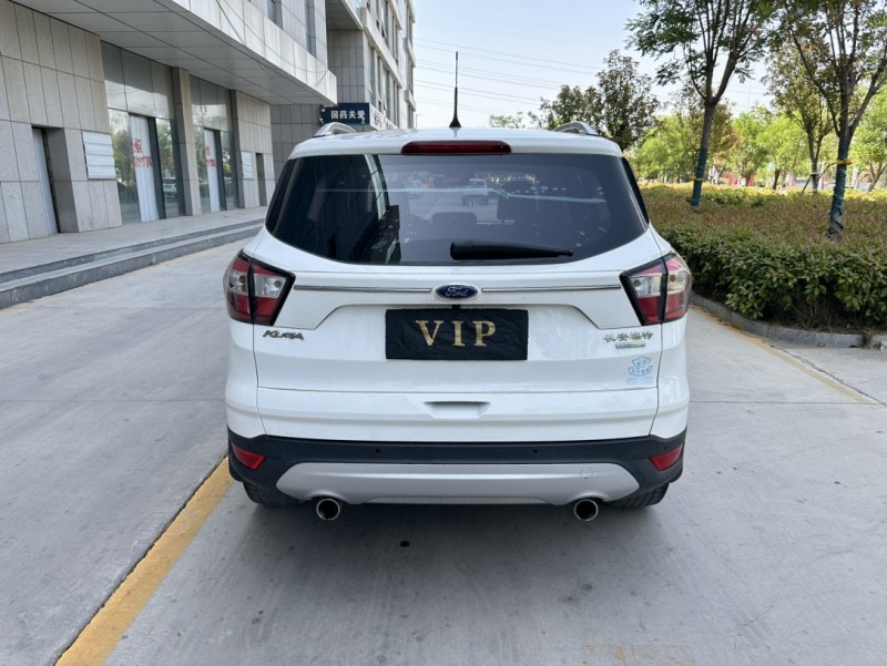 济宁17年福特翼虎9