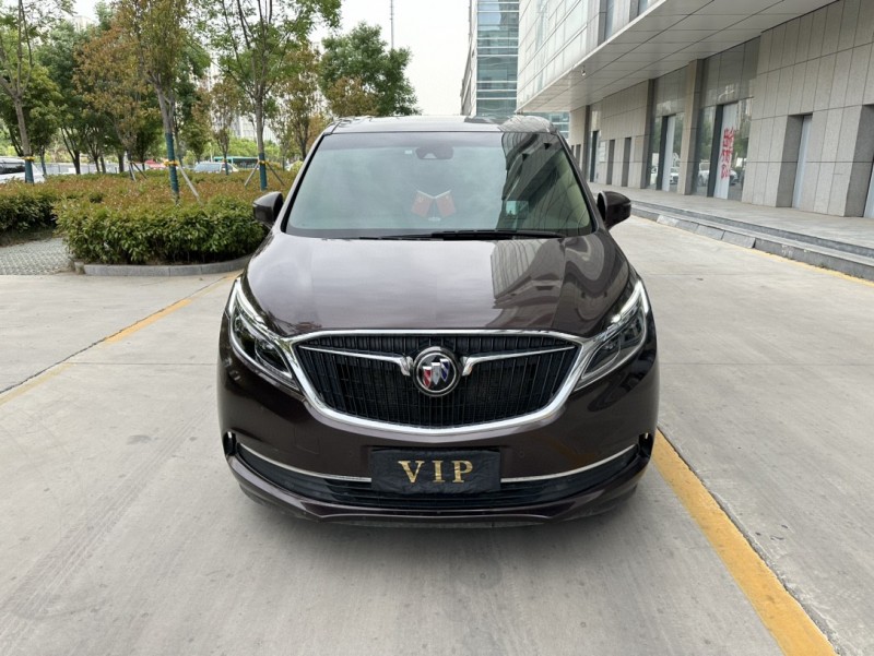 济宁17年别克GL81