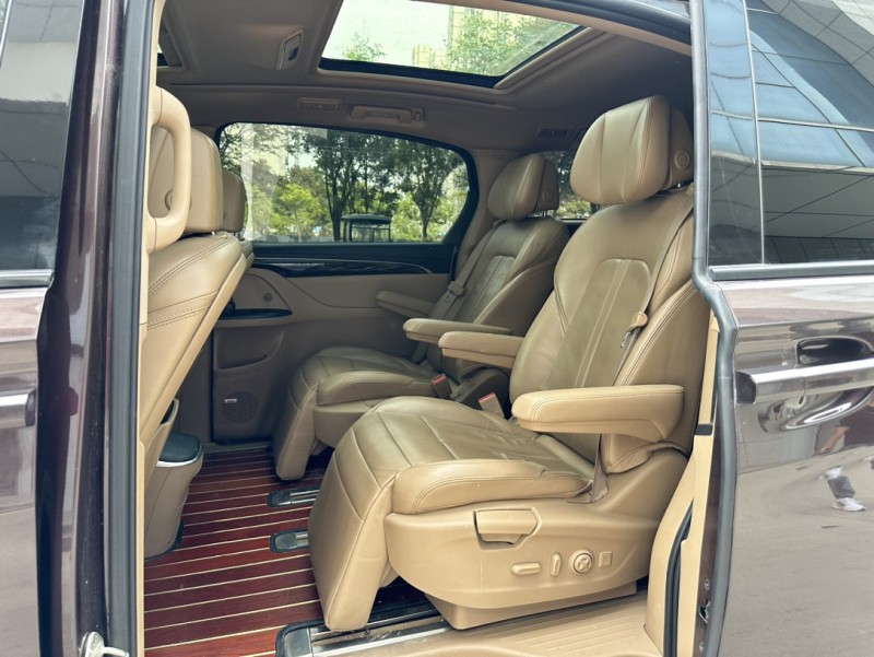 济宁17年别克GL88