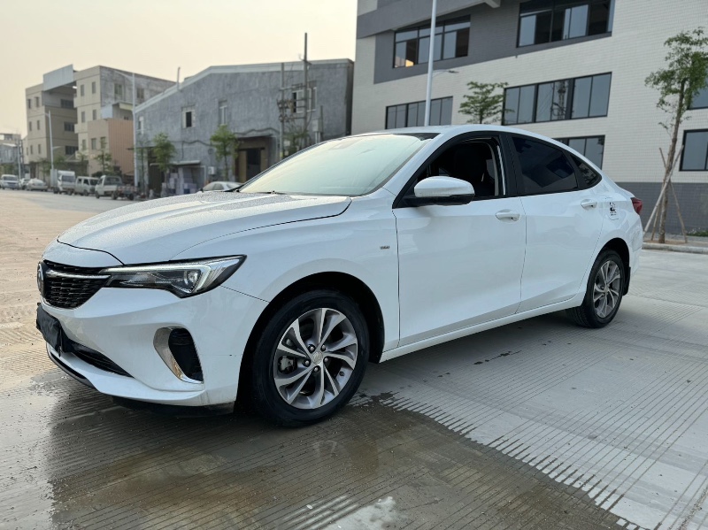 桂林22年別克威朗3