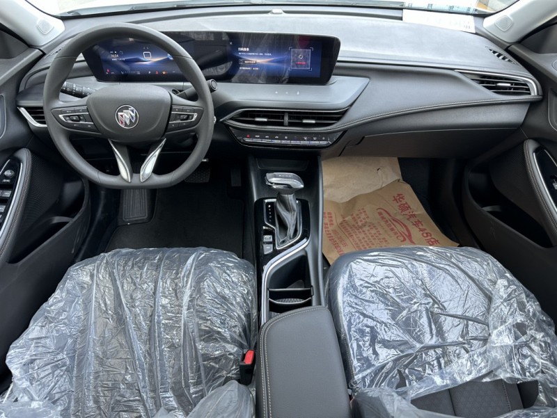 济宁24年别克威朗7