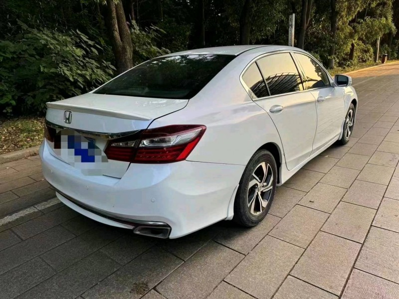 常州17年本田雅阁4