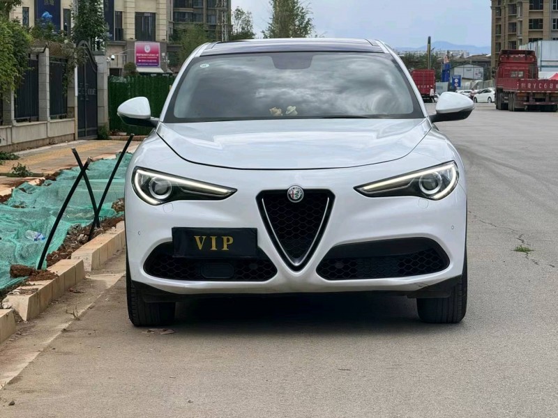 昆明19年阿爾法·羅密歐Giulietta1