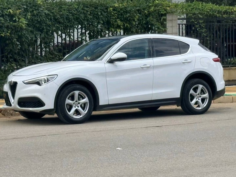 昆明19年阿爾法·羅密歐Giulietta4