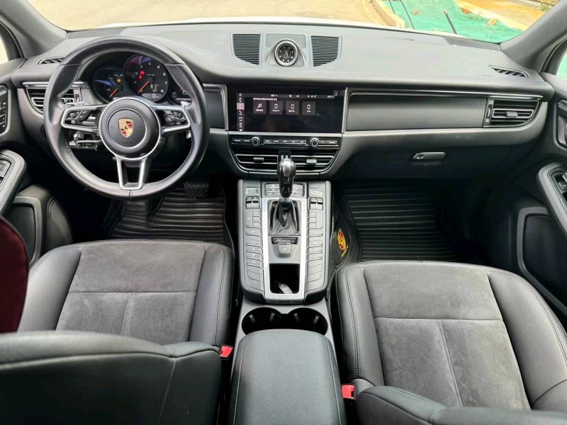 昆明20年保時捷Macan7