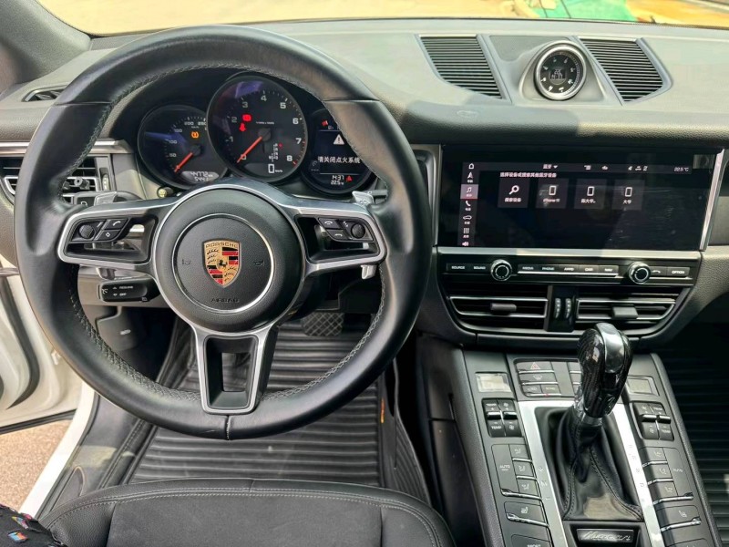 昆明20年保時捷Macan8