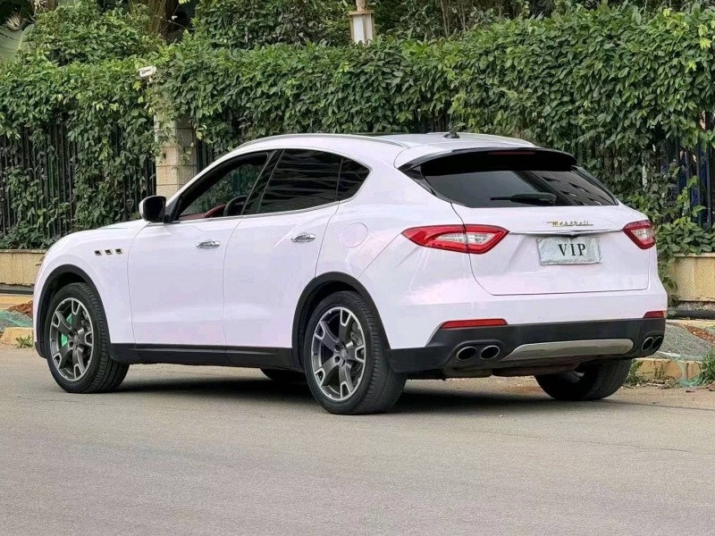 昆明17年瑪莎拉蒂Levante3