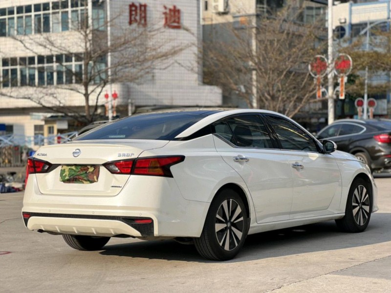 东莞22年日产天籁8