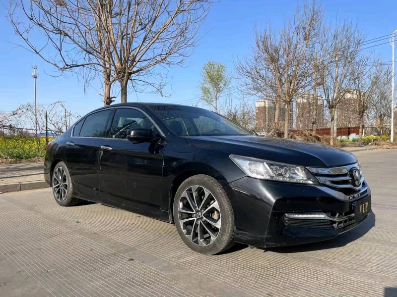 邢台16年本田雅阁2