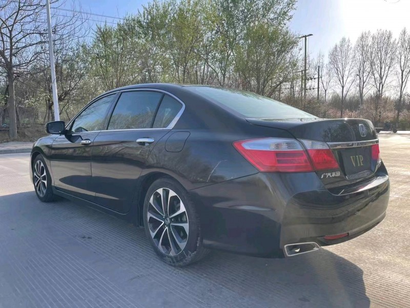 邢台16年本田雅阁4